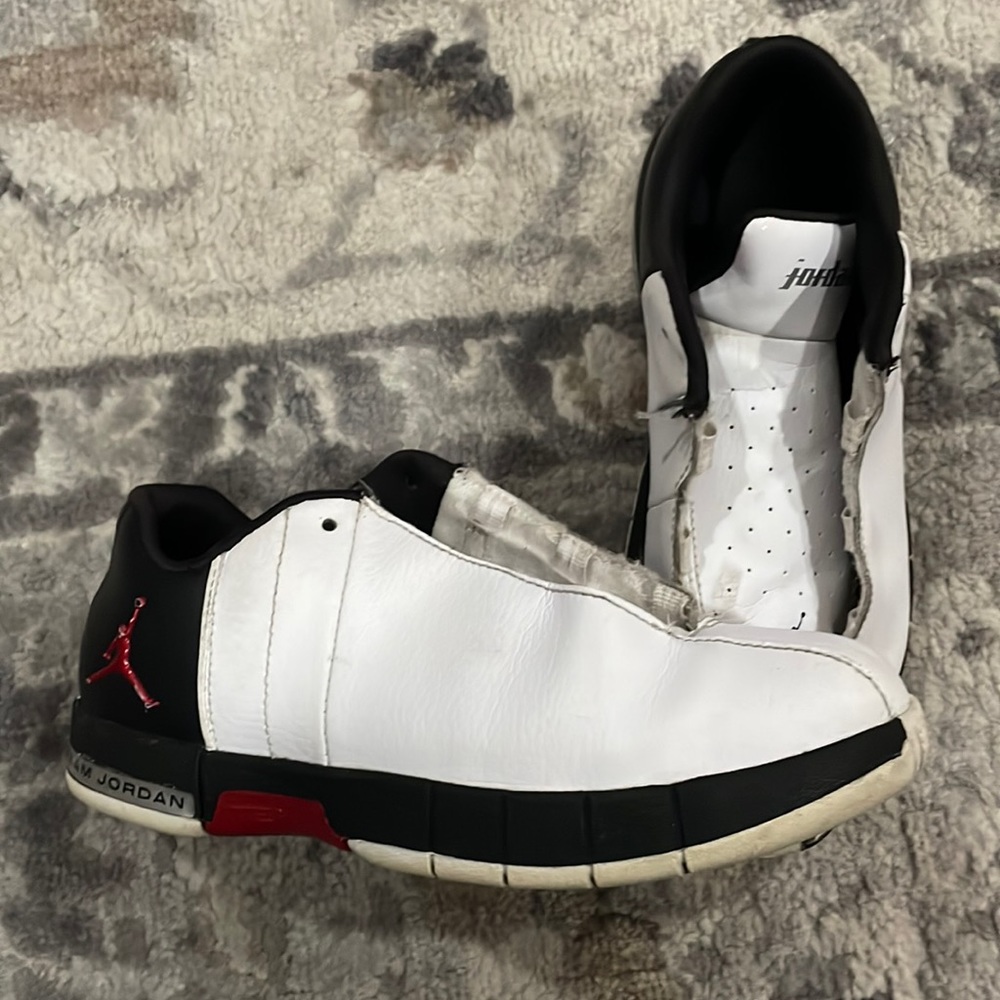 Boys Jordan Sneakers